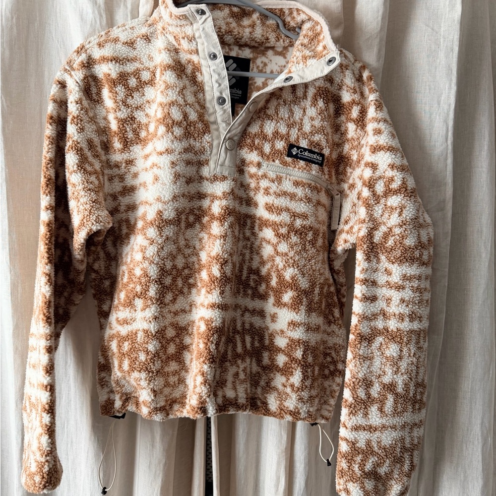 Columbia Tan and Cream Fleece Pullover